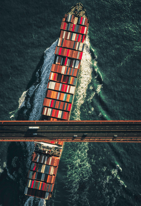 Navio de Carga no Mar - Interway